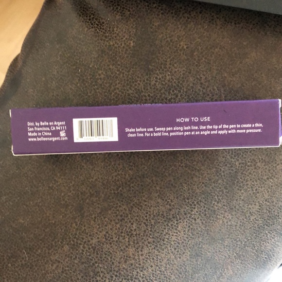 Belle En Argent Liquid Eyeliner Fine Print in Black - Picture 3 of 4